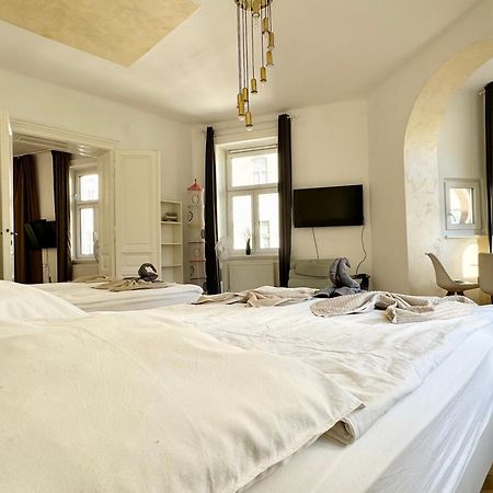 Premium Apartment Located At The Famous Vienna Kutschkermarkt Eksteriør bilde