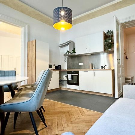 Premium Apartment Located At The Famous Vienna Kutschkermarkt Eksteriør bilde